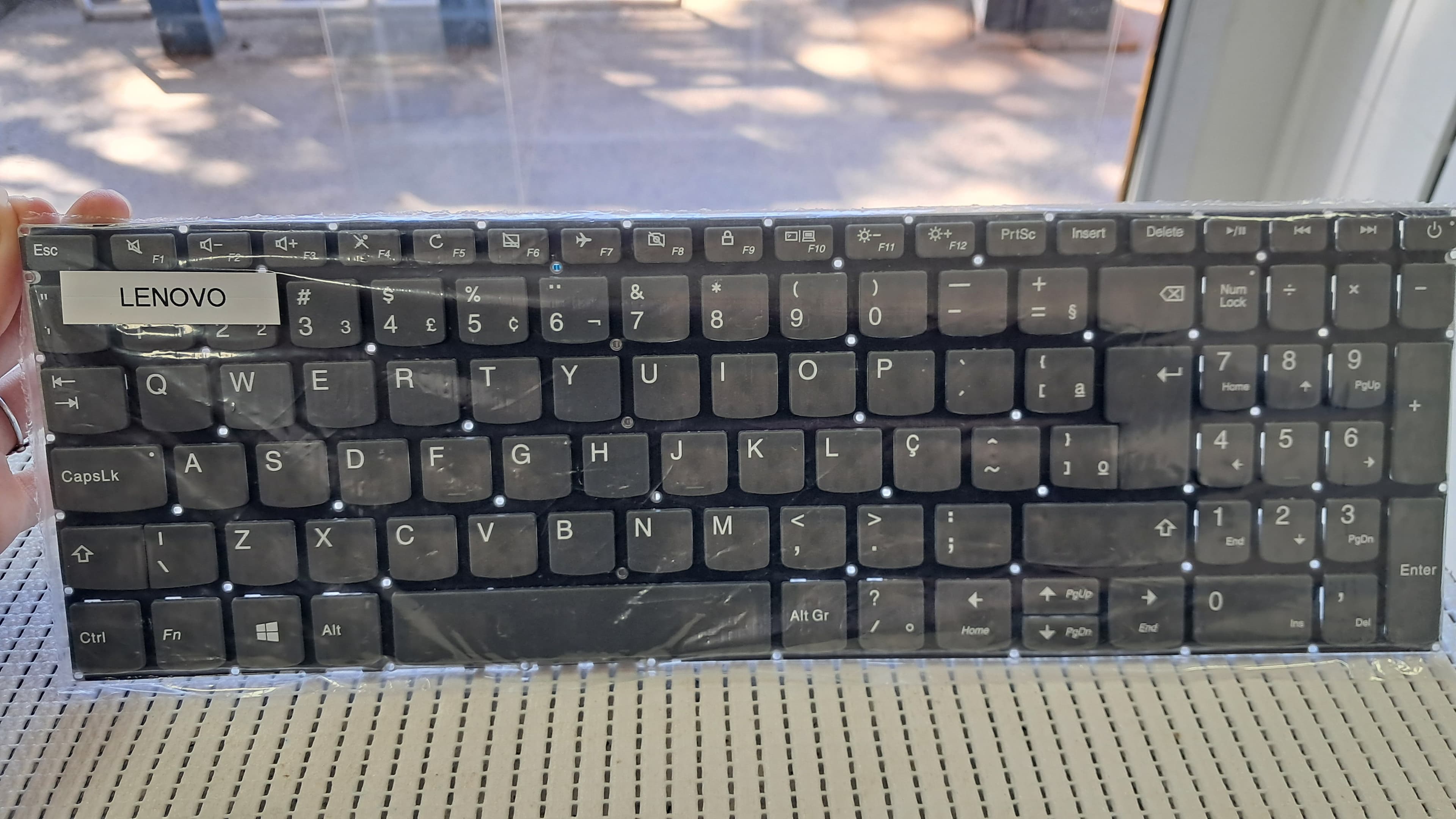 Teclado - TECLADO LENOVO IDEAPAD 320 - foto 1